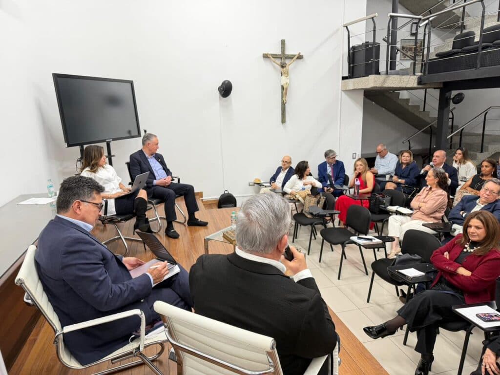 Curadurías, notarías y oficinas de registro del noroccidente colombiano se unen para sumar